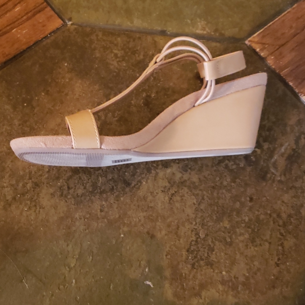 Shoes - Picture 2 of 3
